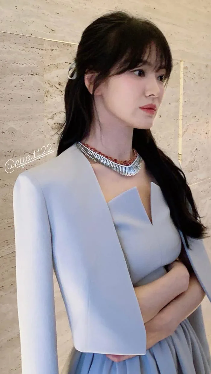 Song Hye Kyo xinh như công chúa với tạo hình mới, sắp đối đầu chồng cũ |  Báo Dân trí