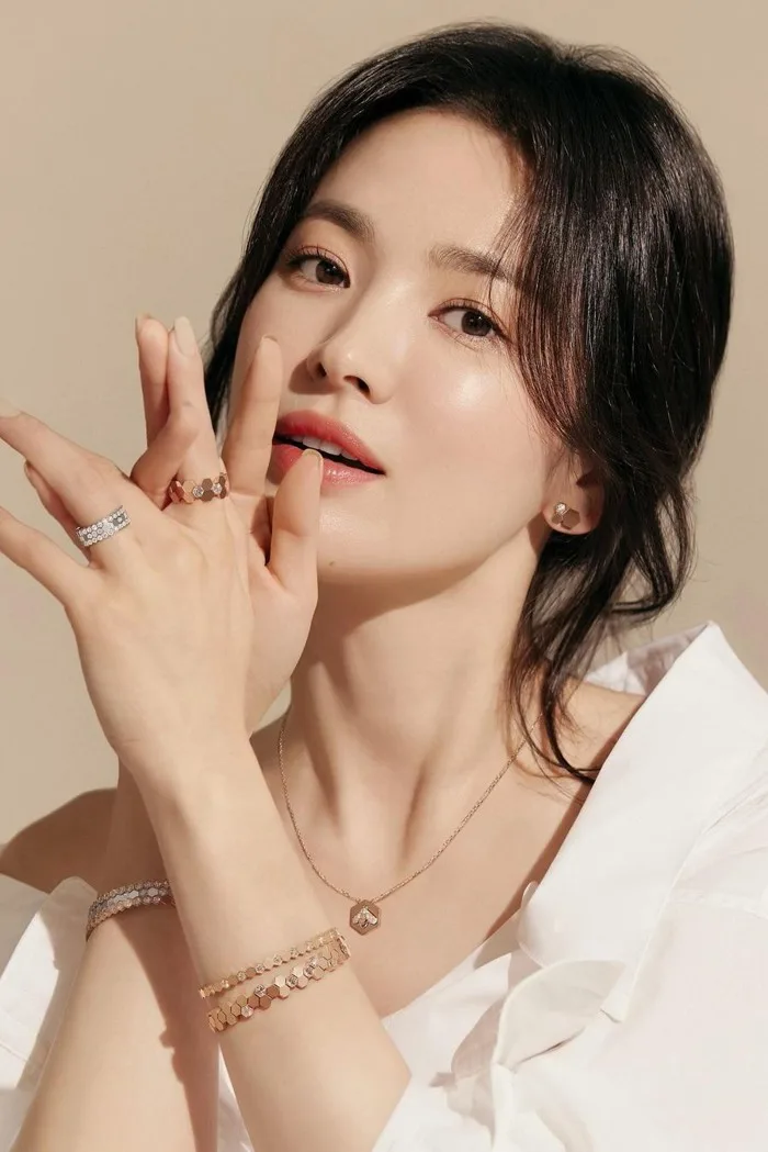 Vì sao Song Hye Kyo tụt hạng, không còn là mỹ nhân đẹp nhất xứ Hàn?