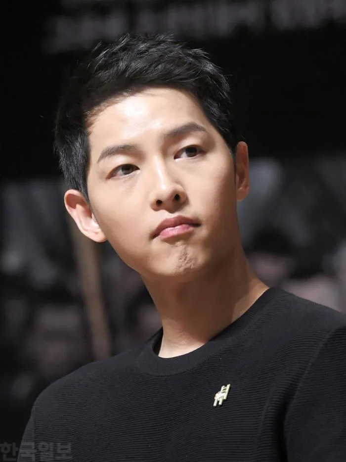 Cuộc chiến hậu ly hôn: Song Joong Ki bất chấp hình tượng dùng truyền thông  chống lại vợ cũ? - Tạp chí Đẹp