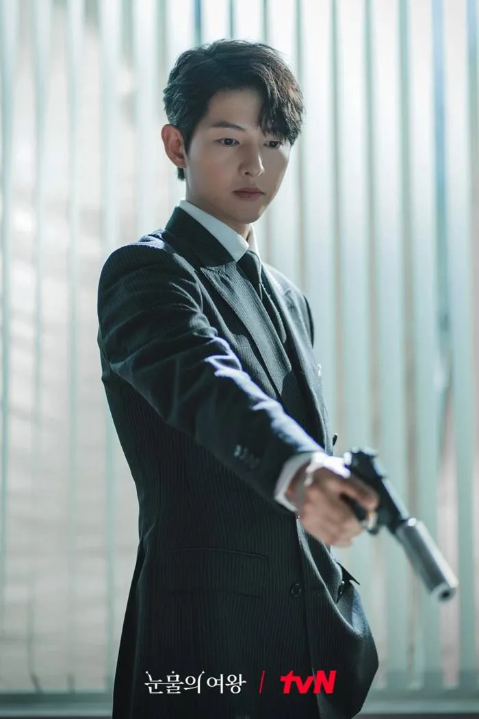 Song Joong Ki phong độ và thành công ở tuổi 39