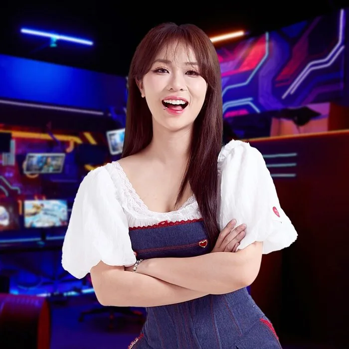 10 streamer có fan hùng hậu nhất Việt Nam: Dẫn đầu là gương mặt giải trí đang được săn đón, 