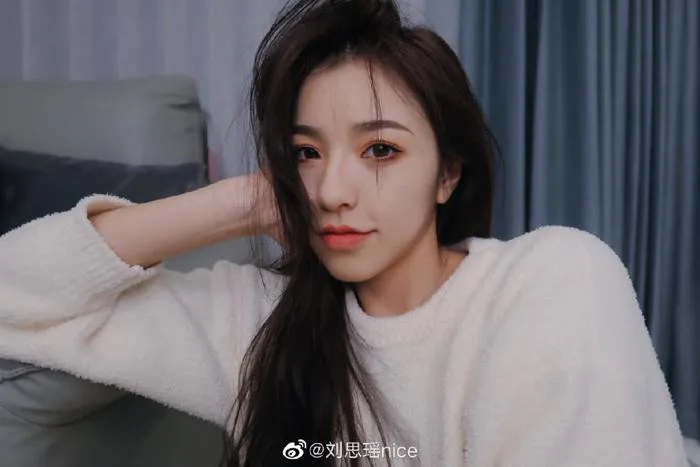 Loạt nữ streamer xứ Trung cực xinh đẹp, nổi tiếng nhưng cũng lắm thị phi, nghe tên chỉ biết 