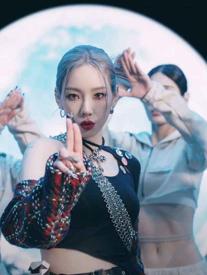 Taeyeon (SNSD) bùng nổ visual đến độ fan nghi SM cố tình 'push' để vượt mặt  thành viên của nhóm nhạc khác
