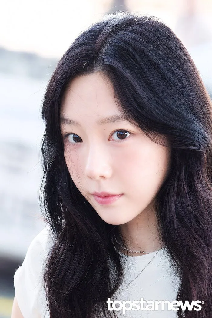 Taeyeon 38 tuổi và làn da trẻ trung khiến truyền thông Hàn Quốc phải ngả mũ