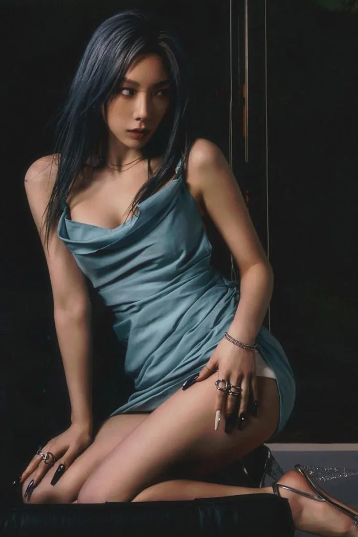 Taeyeon (SNSD) quyến rũ với tạo hình tóc xanh trong album “INVU”