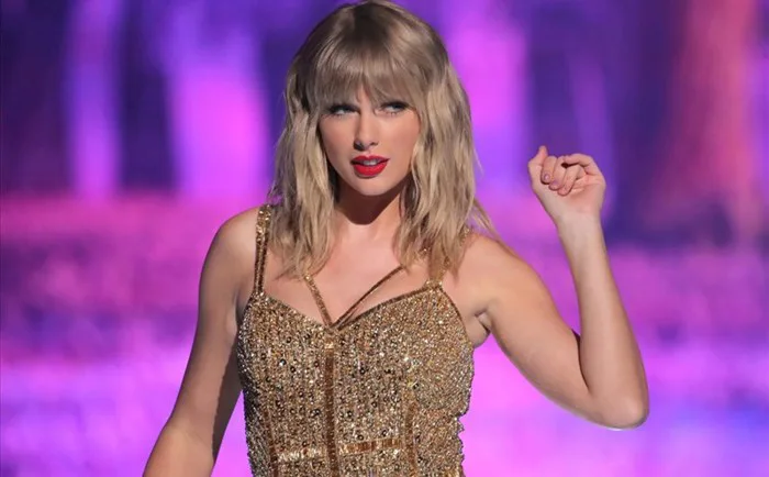 Taylor Swift liên tiếp bị kiện, đối diện mức bồi thường 1 triệu USD