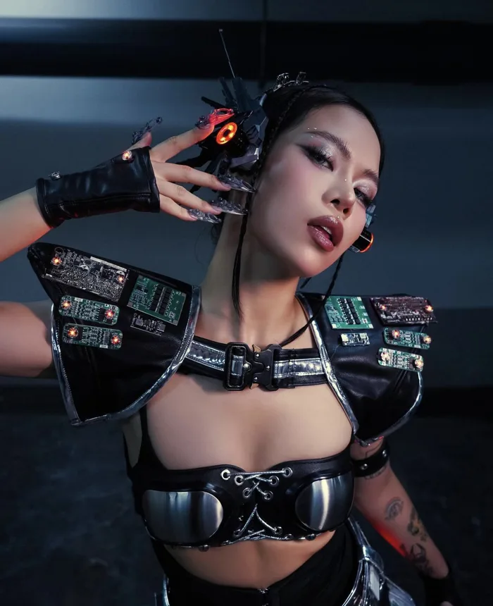 tlinh dạo này xinh xuất sắc, tạo hình đi diễn được ví như aespa