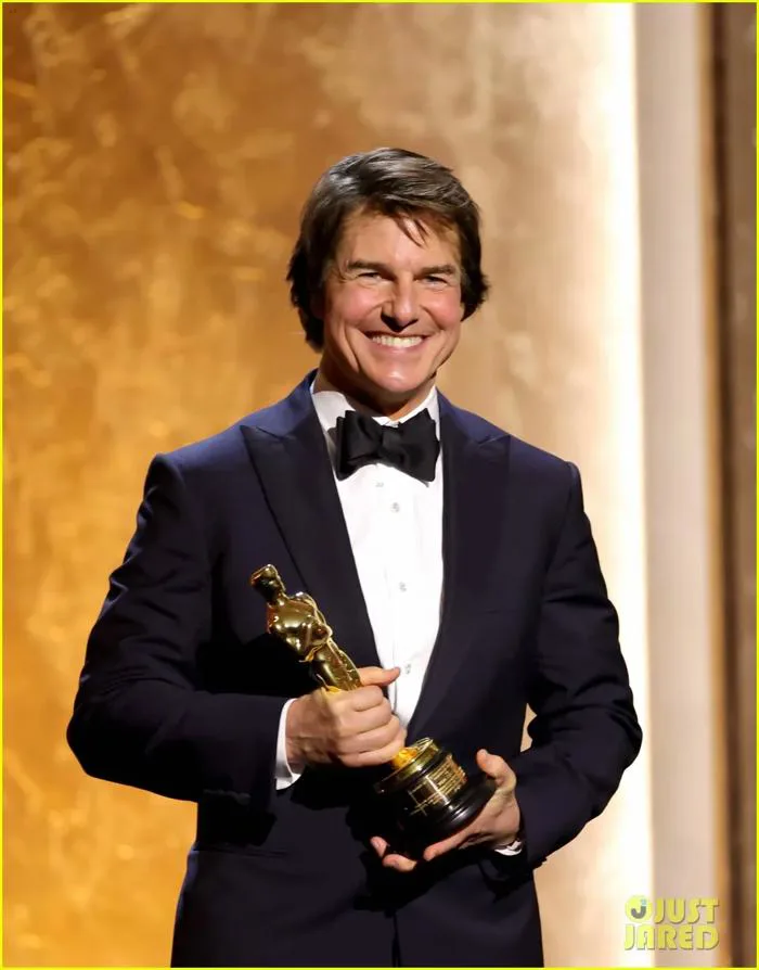 Tom Cruise tri ân sức mạnh của điện ảnh khi nhận giải Oscar danh dự
