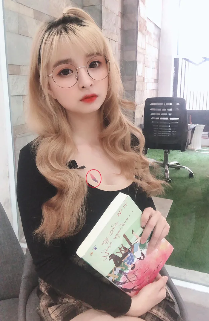 Những hình ảnh xinh đẹp hút mắt của nữ streamer Mèo 2k4, lộ hình xăm đặc biệt