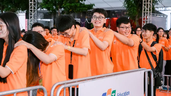 Tưởng chỉ đi làm thủ tục, nhiều người bất ngờ với ngày nhập học của tân sinh viên