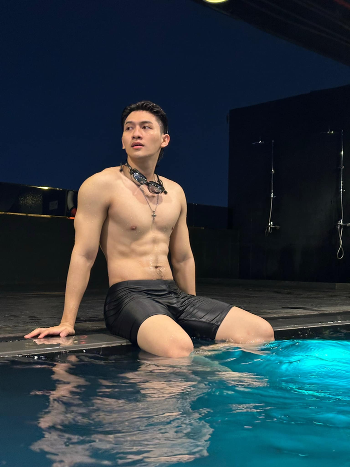 Chàng trai 9X gây sốt MXH với loạt ảnh khoe body 6 múi - Saostar.vn