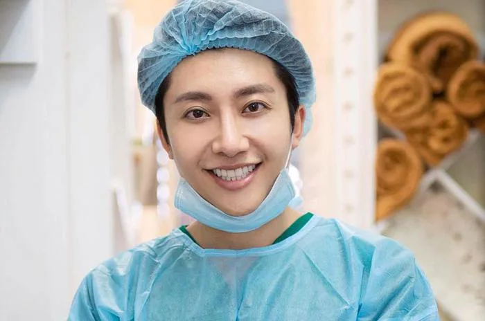 4 bác sĩ Việt nổi tiếng đẹp trai lại giàu có làm chị em chỉ muốn đổ bệnh  tương tư