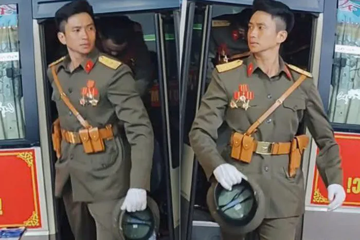 Đã có in4 chàng quân nhân siêu đẹp trai nổi khắp MXH với clip 3 giây xuống ô tô