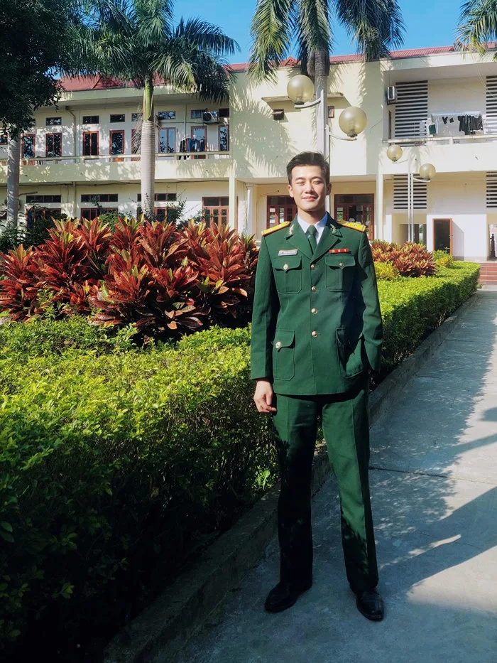 Chàng bộ đội điển trai gây sốt MXH sau lễ diễu binh: Mong tìm được bạn gái thấu hiểu công việc của mình