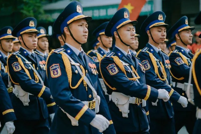Chàng quân nhân điển trai trong lễ diễu binh tại Điện Biên Phủ đốn tim dân mạng