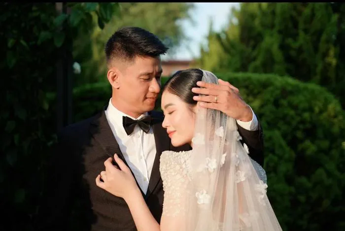 Hoa khôi bóng chuyền nên duyên vợ chồng với sao bóng rổ Việt Nam
