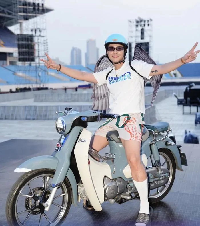 Dàn 'Anh trai say hi' cosplay 'cực lầy' trong đêm diễn cuối - Tuổi Trẻ Online