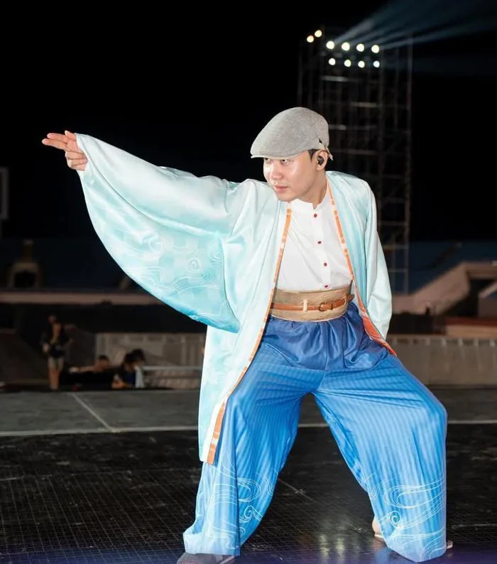 Dàn 'Anh trai say hi' cosplay 'cực lầy' trong đêm diễn cuối - Tuổi Trẻ Online