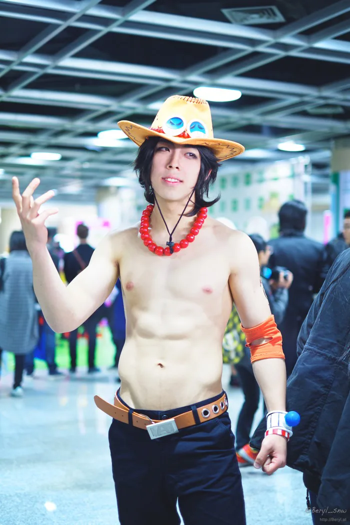 hình ảnh : Đàn ông, những người, con trai, Fujifilm, Chân dung, mô hình, Quần áo, 2015, đối mặt, Cosplay, 35mm, Canton, Trang phục, Anime, hài hước, Comiccon, Xf35mmf14r, Xpro1, Yaca, mạnh,