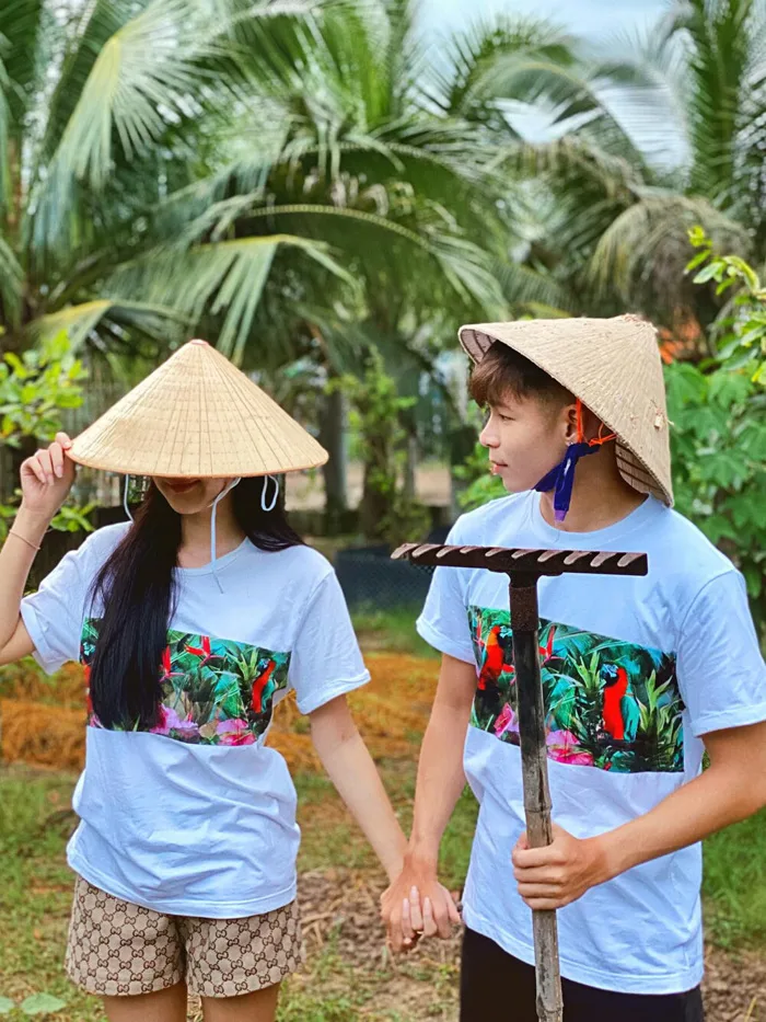 Yêu trai đẹp SHB Đà Nẵng, Ngọc Trinh khoe vòng 1 đầy quyến rũ