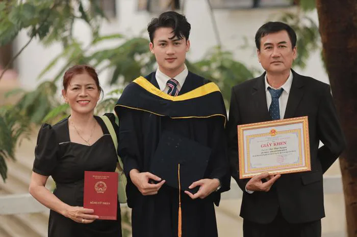 Nam vương sinh viên đẹp trai, học giỏi và sở hữu nhiều thành tích ấn tượng