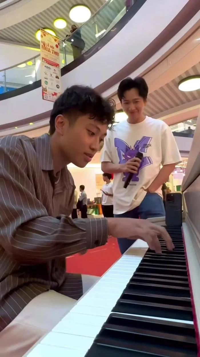Nghệ sĩ piano gốc Việt trình diễn tại 'Tinh hà say hi' - Báo VnExpress Giải  trí
