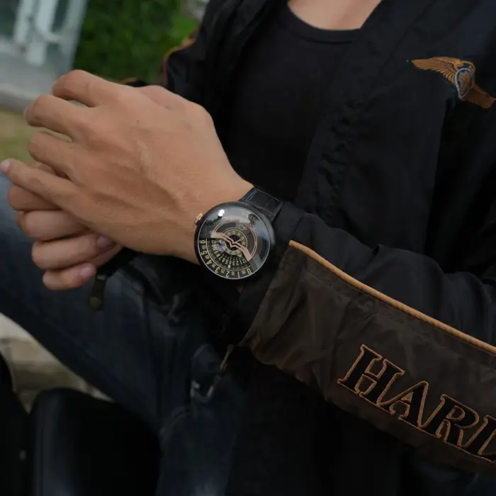 Nam đeo đồng hồ tay nào lịch sự và hợp phong thủy? - L'ORE Watch