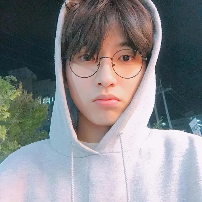 27 Trai đeo kính ý tưởng | ulzzang, nụ cười, hình ảnh