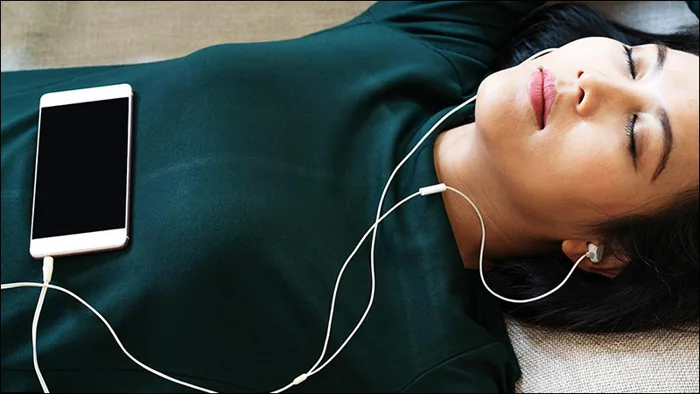 Cách đeo tai nghe đúng cách là gì? Đeo tai nghe nhiều có tốt không? -  Thegioididong.com