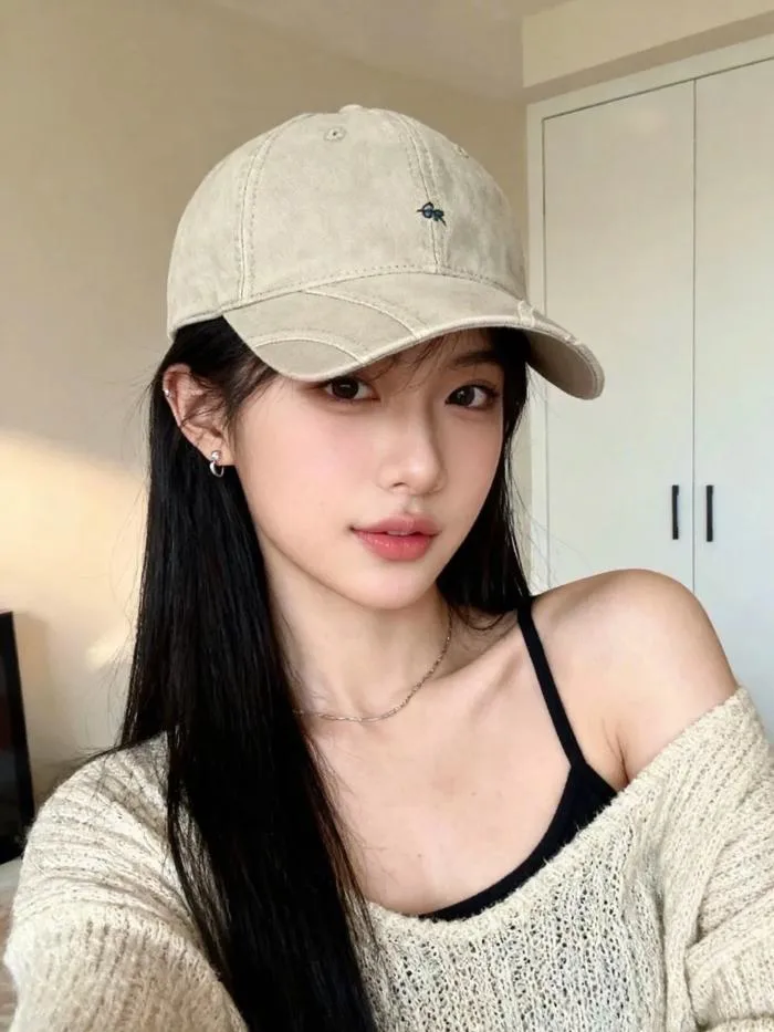 Cách đội mũ lưỡi trai đẹp cho nữ thêm cá tính và phong cách