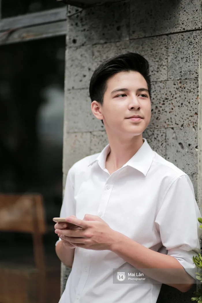 Cận cảnh gương mặt điển trai của 