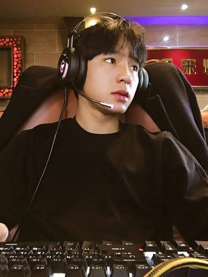 anh-trai-dep-gamer-1