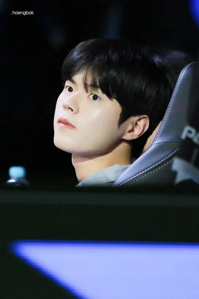Ngắm dàn game thủ LCK cực điển trai, visual sánh ngang idol Kpop!