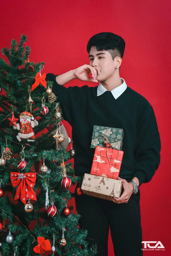 Gợi ý cách tạo dáng chụp ảnh noel nam đẹp sống ảo chỉ từ 790k