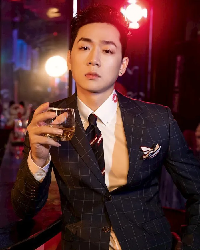 Dàn hotboy 'đẹp trai mới có nhiều đứa yêu' sau 4 năm nổi tiếng: Người điển  trai lịch lãm, kẻ tăng cân mất kiểm soát với 'bụng to vượt mặt'