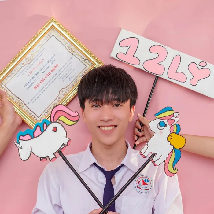 Hotboy kỷ yếu được 'khai quật' từ bộ ảnh nghìn like: học sinh giỏi chuyên Lý vừa mặn vừa đẹp trai