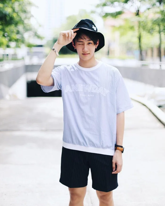 Bức ảnh về 4 cậu bạn đẹp trai viral trên Instagram, 