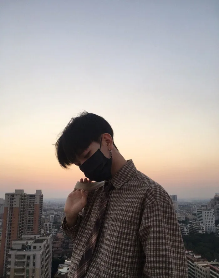 Hot boy khẩu trang