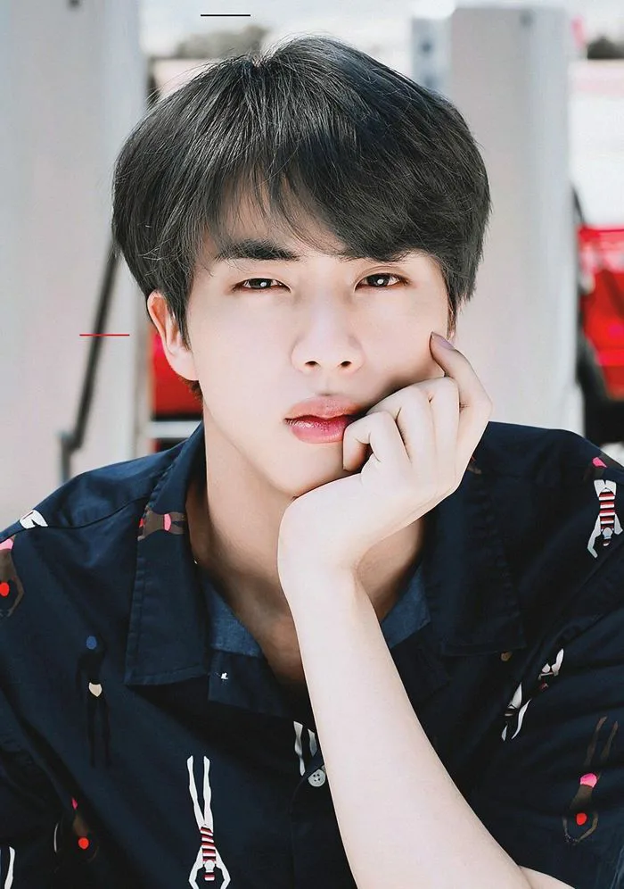 Anh cả BTS là 'Thần tượng K-Pop đẹp trai nhất' - Báo VnExpress Giải trí