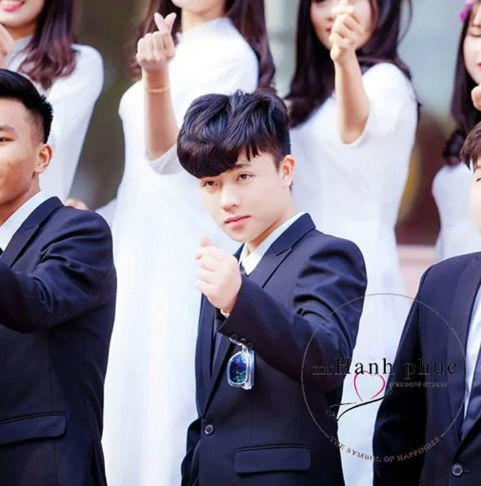 MÁCH BẠN} 7 TƯ THẾ “TẠO DÁNG CHỤP ẢNH KỶ YẾU NAM” HÓT HÒN HỌT