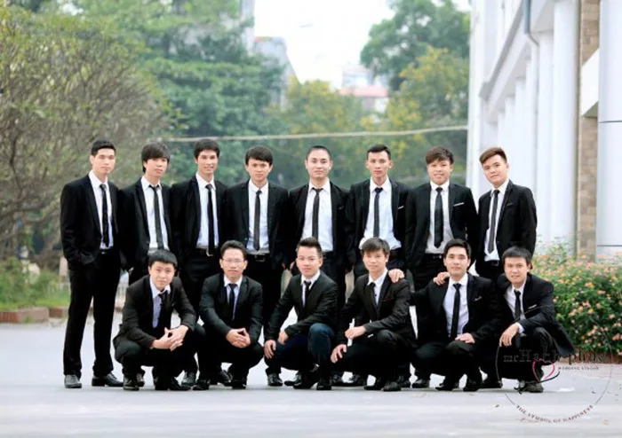 MÁCH BẠN} 7 TƯ THẾ “TẠO DÁNG CHỤP ẢNH KỶ YẾU NAM” HÓT HÒN HỌT