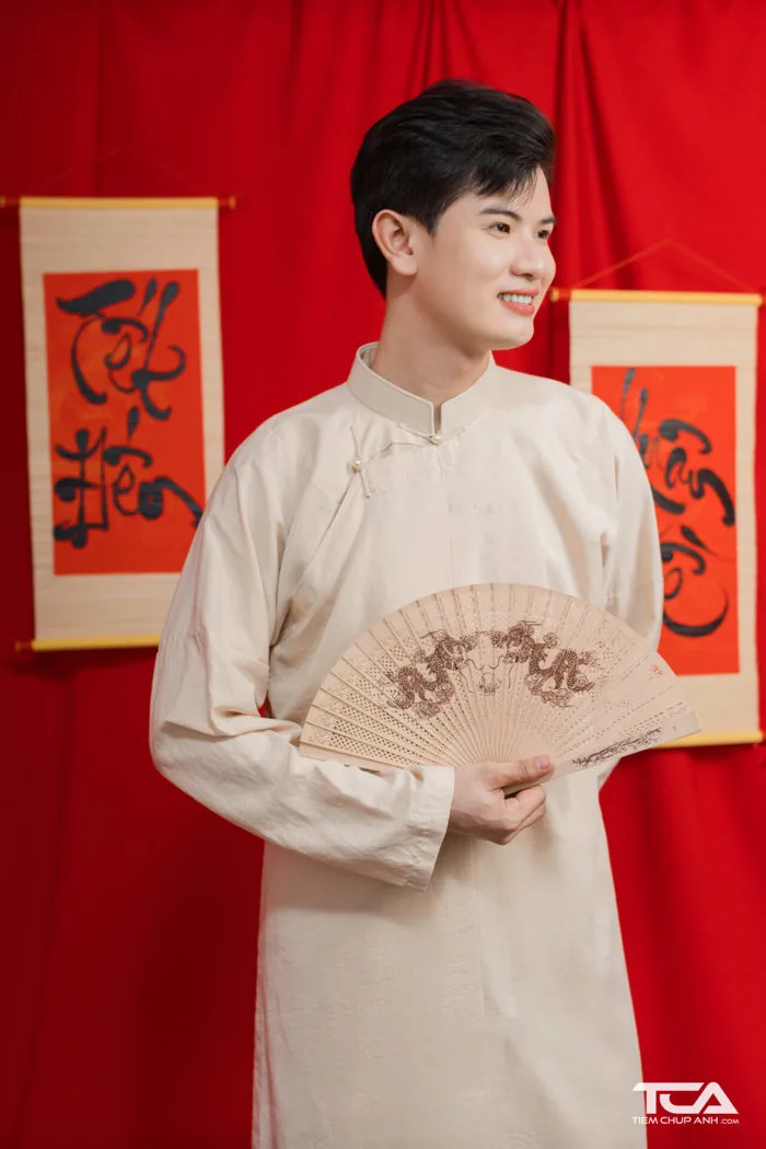 Cho thuê trang phục chụp ảnh áo dài nam ngày tết đẹp hot nhất năm 2024 - Áo  dài ngũ thân nam cổ phục Việt màu kem
