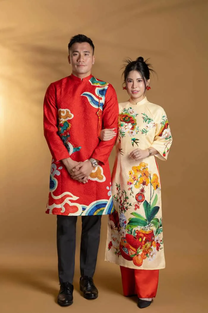 Trung vệ U23 Việt Nam khoe ảnh áo dài cùng con trai và bạn gái, 6 năm bên  nhau nhưng vẫn chưa cưới