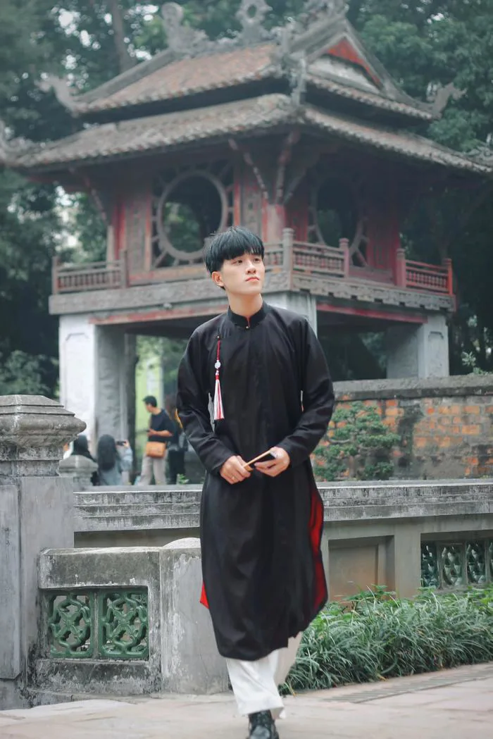 Những chàng trai mê áo dài
