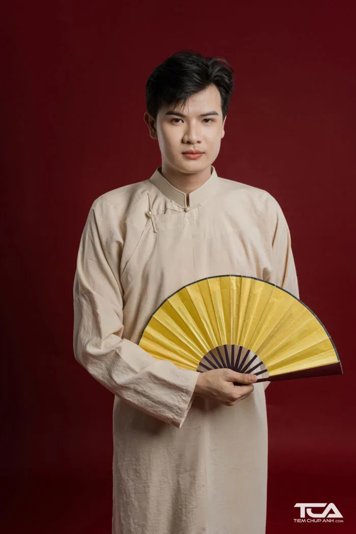 Cho thuê trang phục chụp ảnh áo dài nam ngày tết đẹp hot nhất năm 2024 - Áo  dài ngũ thân nam cổ phục Việt màu kem