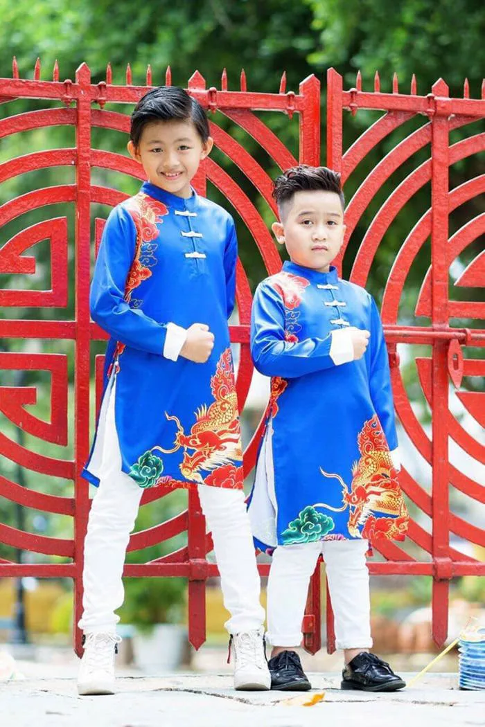 Bật mí cách chọn áo dài cho bé đi chơi Tết cực đẹp mẹ nên tham khảo | Suri  Studio