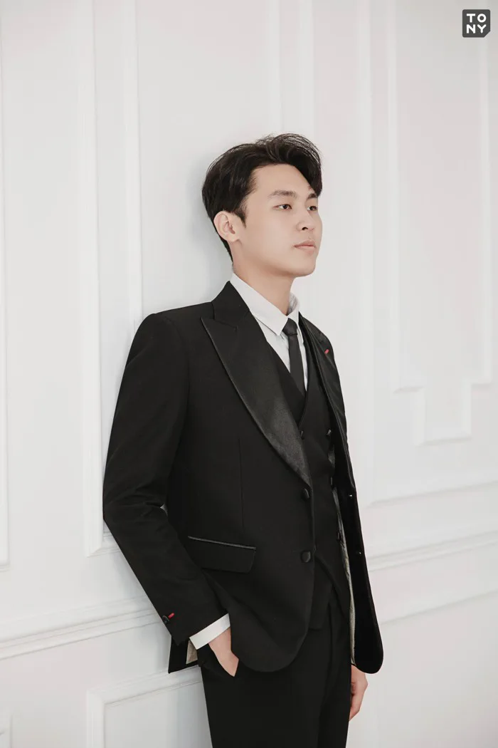 Chụp Ảnh Cưới Nên Mặc Vest Màu Gì - Xu Hướng Vest 2023