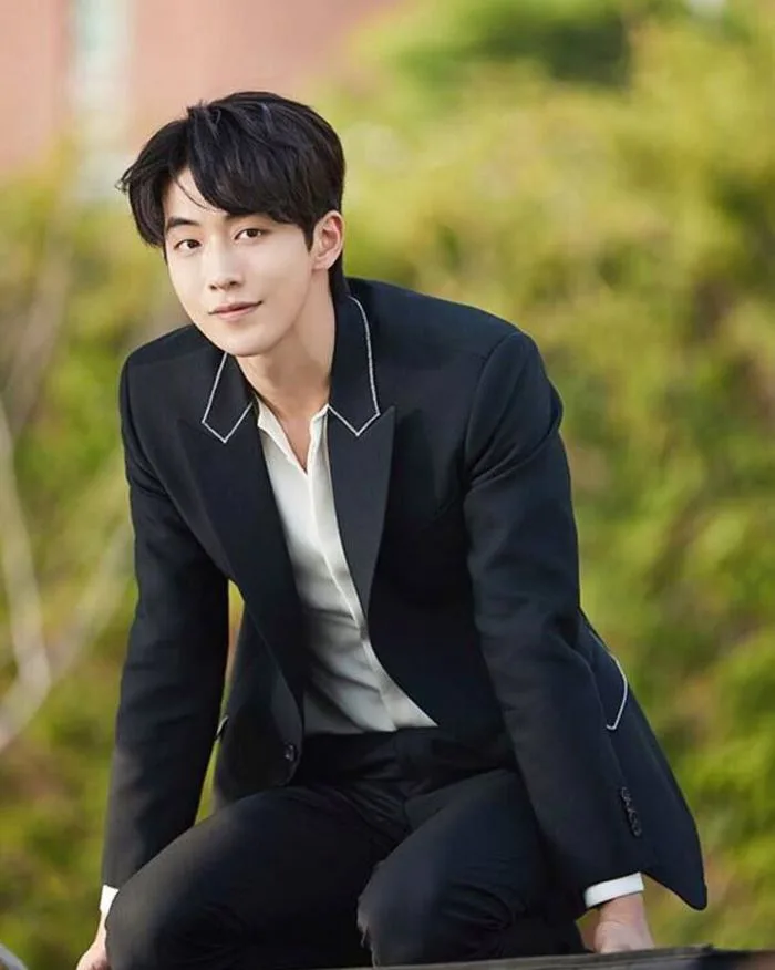 Khám phá 20 ý tưởng Trai đẹp mặc vest và người nổi tiếng | sao băng, drama, hình ảnh và các ý tưởng khác