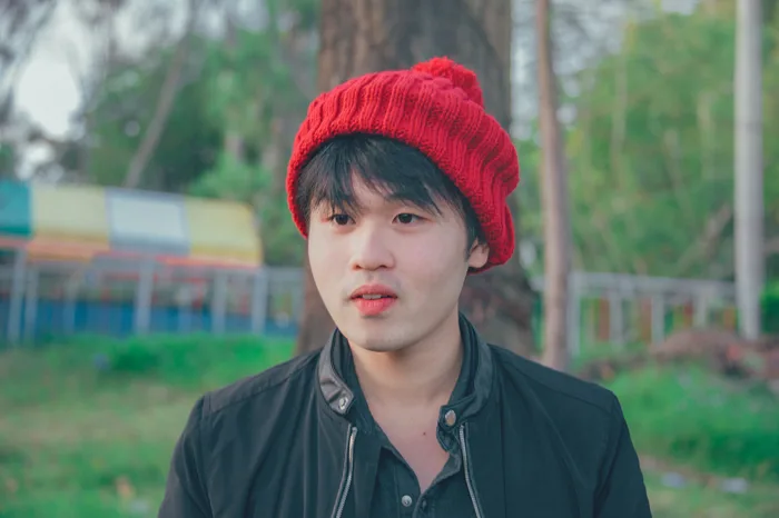 hình ảnh : dễ thương, Chân dung, phong cảnh, du lịch, vui mừng, đáng yêu,  nghệ thuật, tự nhiên, núi, con trai, Đàn ông, Nón, Đỏ, da, sắc đẹp, vẻ đẹp,  Mũ,