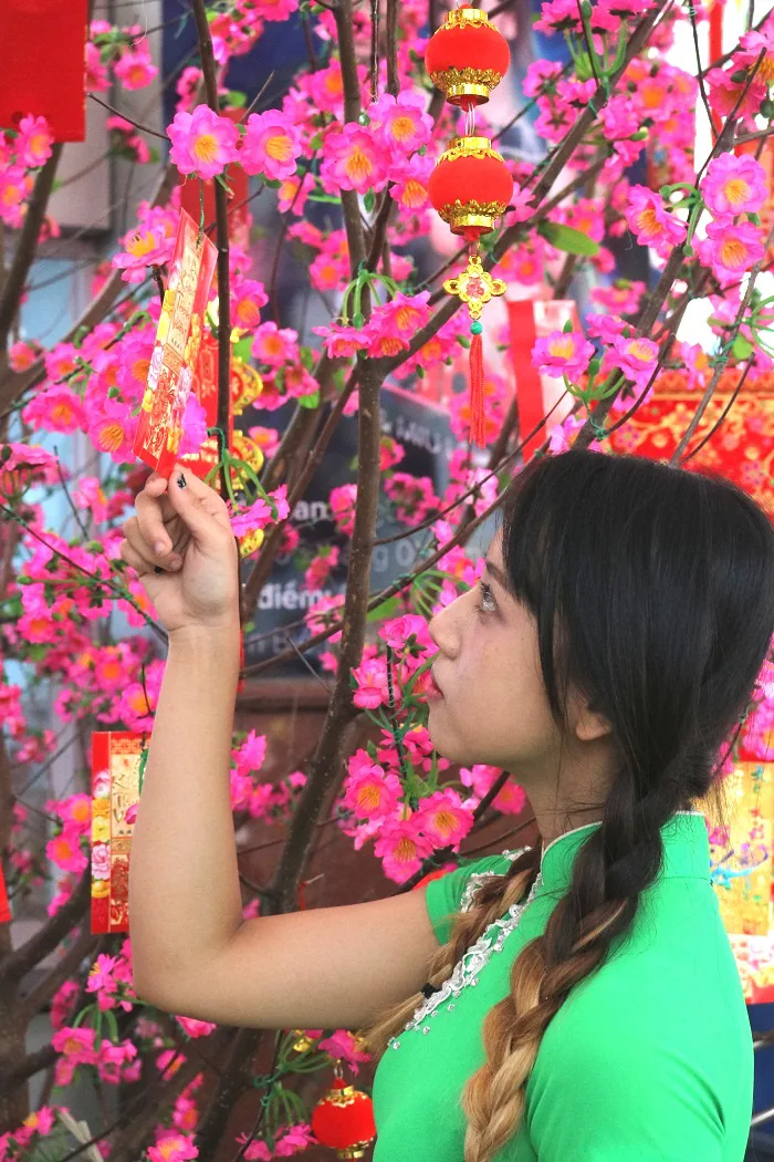 Bộ ảnh] - Trai xinh - Gái đẹp HUTECH nô nức du xuân - PHÒNG CÔNG TÁC SINH  VIÊN HỌC SINH